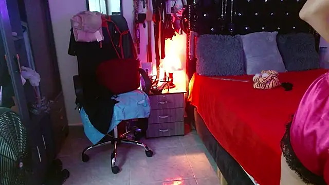 Snapshot of SamaraMartinez chatting on 11/30/25, 09:57 SamaraMartinez online show from 11/30/25, 09:57