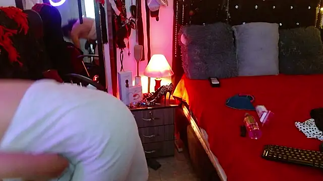 Snapshot of SamaraMartinez chatting on 01/17/26, 10:53 SamaraMartinez online show from 01/17/26, 10:53