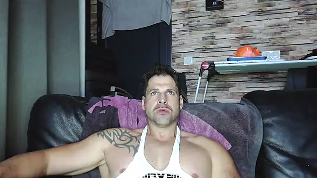 Snapshot of XxBigboybandxX chatting on 11/13/25, 06:51 XxBigboybandxX online show from 11/13/25, 06:51