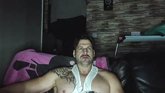 Snapshot of XxBigboybandxX chatting on 01/15/26, 06:44 XxBigboybandxX online show from 01/15/26, 06:44