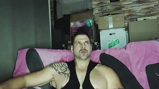 Snapshot of XxBigboybandxX chatting on 02/18/26, 04:36 XxBigboybandxX online show from 02/18/26, 04:36