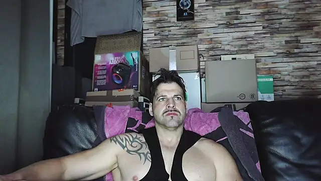 Snapshot of XxBigboybandxX chatting on 02/28/26, 05:41 XxBigboybandxX online show from 02/28/26, 05:41