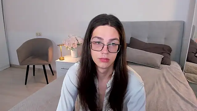 Alfreda Mills online show from 09/21/25, 10:50