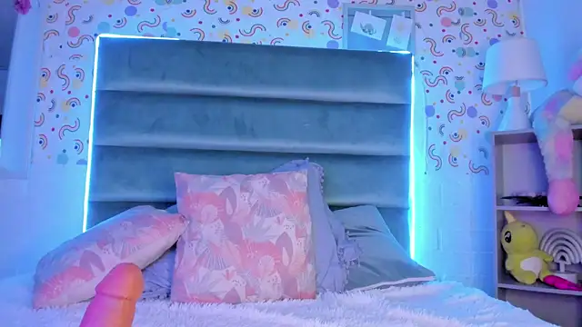 Snapshot of MelodiLovee_ chatting on 03/06/25, 03:24 MelodiLovee online show from 03/06/25, 03:24