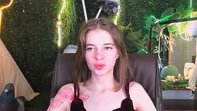 TinaDavil online show from 02/25/25, 05:47