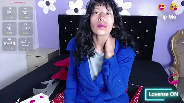 karolinee 66  online show from 02/13/26, 04:19