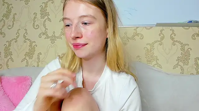 Snapshot of minidivaa_ chatting on 12/06/24, 02:46 minidivaa online show from 12/06/24, 02:46