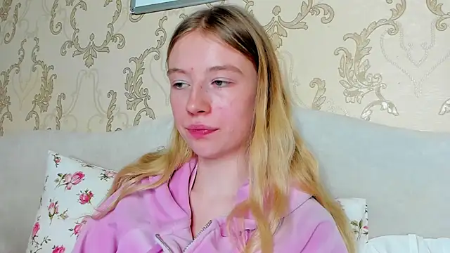 Snapshot of minidivaa_ chatting on 12/13/24, 01:59 minidivaa online show from 12/13/24, 01:59