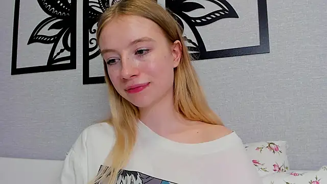 Snapshot of minidivaa_ chatting on 01/25/25, 02:15 minidivaa online show from 01/25/25, 02:15