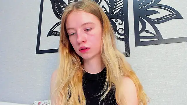 Snapshot of minidivaa_ chatting on 02/07/25, 01:22 minidivaa online show from 02/07/25, 01:22