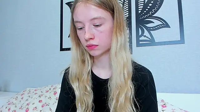 Snapshot of minidivaa_ chatting on 02/08/25, 05:29 minidivaa online show from 02/08/25, 05:29