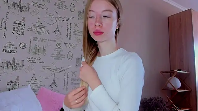 Snapshot of minidivaa_ chatting on 10/02/25, 09:16 minidivaa online show from 10/02/25, 09:16