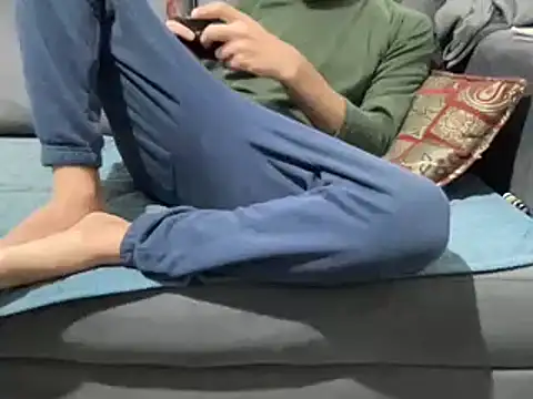 4small4inchlol online show from 12/10/24, 05:55