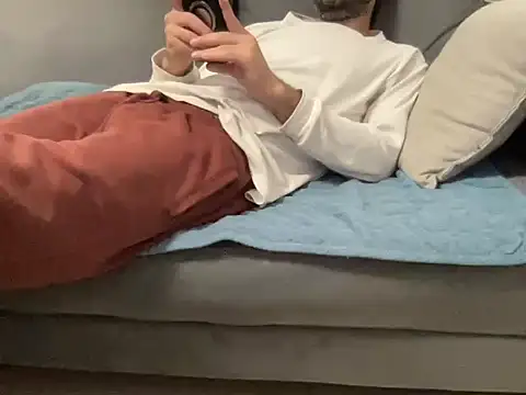 4small4inchlol online show from 11/25/25, 10:10