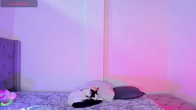 Snapshot of samara_jonness chatting on 11/27/25, 02:02 samara jonness online show from 11/27/25, 02:02