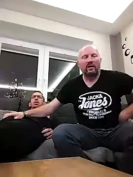 Snapshot of two_gays chatting on 11/08/25, 09:13 two gays online show from 11/08/25, 09:13