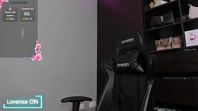 MeganDaviees online show from 12/17/25, 11:11