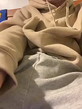 Snapshot of ruben1223 chatting on 03/25/26, 01:33 ruben1223 online show from 03/25/26, 01:33