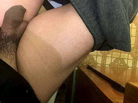 Snapshot of Adateen chatting on 11/18/25, 09:58 Adateen online show from 11/18/25, 09:58