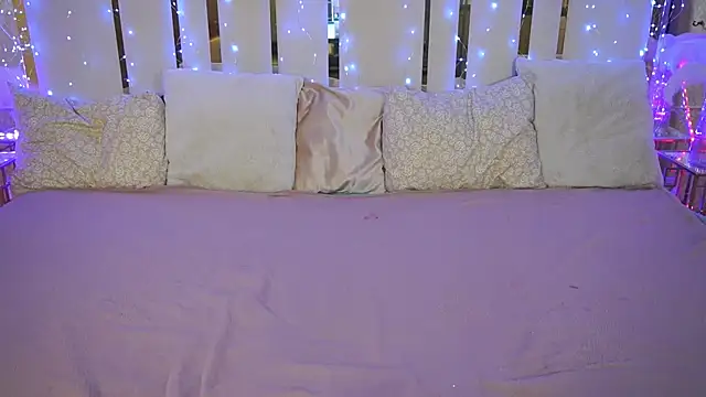 Snapshot of Daisy_Delight chatting on 02/22/25, 04:18 Daisy Delight online show from 02/22/25, 04:18