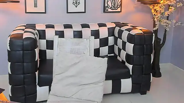 SARAFOXX  online show from 12/06/24, 12:23