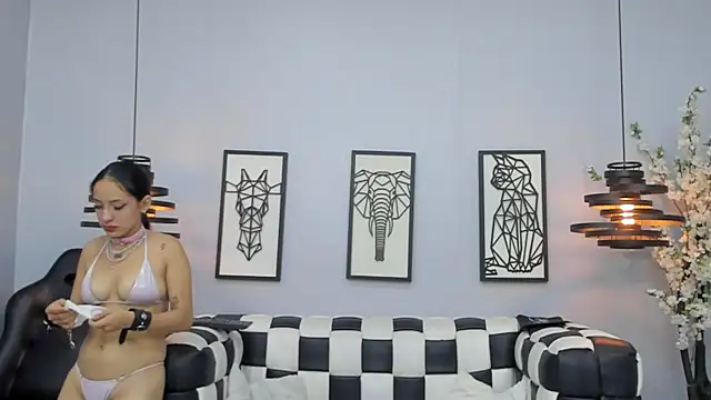 SARAFOXX  online show from 02/01/25, 11:43