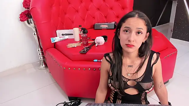 SARAFOXX  online show from 02/20/25, 05:51