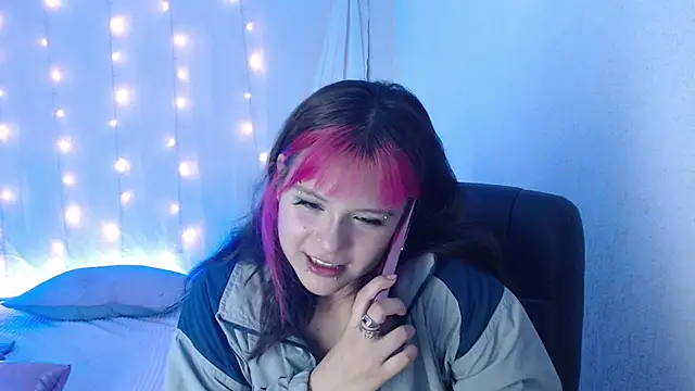 mixie cute online show from 12/12/24, 10:52