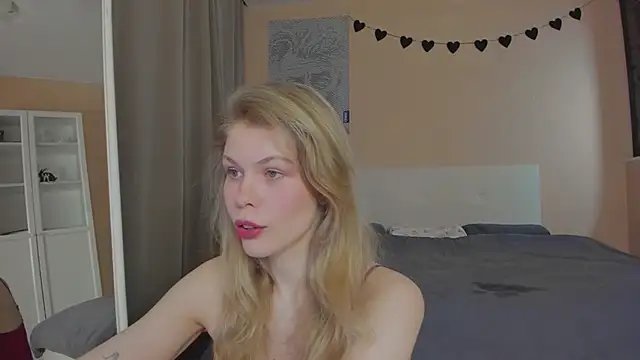 Snapshot of ass_latte chatting on 12/16/25, 05:23 ass latte online show from 12/16/25, 05:23