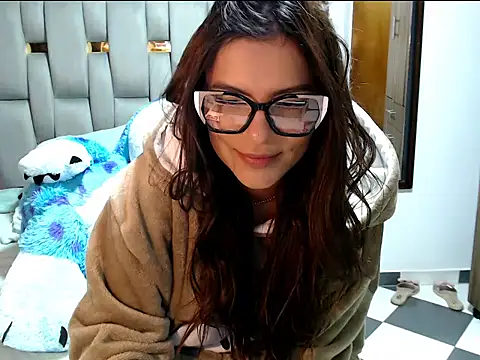 lindacutferrer online show from 05/15/26, 11:01