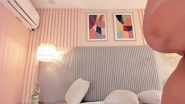 Snapshot of samyriverss chatting on 11/08/25, 09:42 samyriverss online show from 11/08/25, 09:42