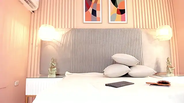 Snapshot of samyriverss chatting on 11/12/25, 10:37 samyriverss online show from 11/12/25, 10:37