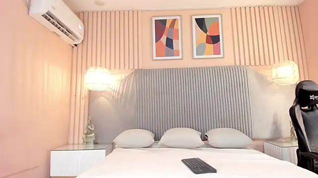 Snapshot of samyriverss chatting on 11/14/25, 10:47 samyriverss online show from 11/14/25, 10:47