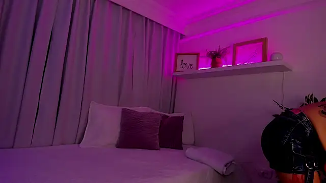 Snapshot of susyy7 chatting on 11/03/25, 07:37 susyy7 online show from 11/03/25, 07:37