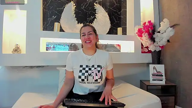 Cinthya mjs online show from 10/17/25, 12:08