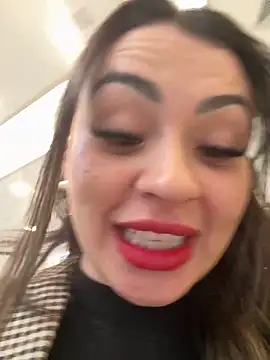Snapshot of carol_amorim chatting on 06/12/26, 03:44 carol amorim online show from 06/12/26, 03:44