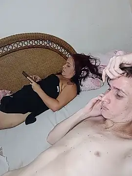 Snapshot of Milfvalesk chatting on 01/05/25, 11:01 Milfvalesk online show from 01/05/25, 11:01