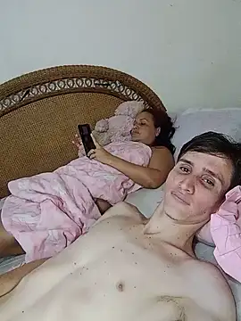 Snapshot of Milfvalesk chatting on 01/11/25, 08:32 Milfvalesk online show from 01/11/25, 08:32