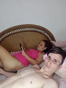 Snapshot of Milfvalesk chatting on 02/17/25, 02:15 Milfvalesk online show from 02/17/25, 02:15