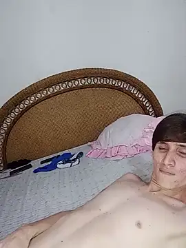 Snapshot of Milfvalesk chatting on 03/01/25, 10:21 Milfvalesk online show from 03/01/25, 10:21