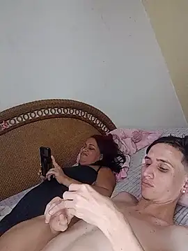 Snapshot of Milfvalesk chatting on 03/08/25, 06:21 Milfvalesk online show from 03/08/25, 06:21