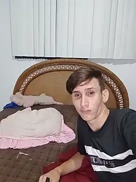 Snapshot of Milfvalesk chatting on 10/04/25, 03:04 Milfvalesk online show from 10/04/25, 03:04