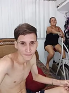 Snapshot of Milfvalesk chatting on 11/04/25, 08:35 Milfvalesk online show from 11/04/25, 08:35