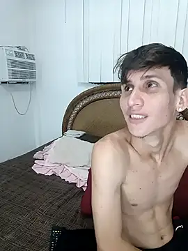 Snapshot of Milfvalesk chatting on 12/19/25, 11:50 Milfvalesk online show from 12/19/25, 11:50