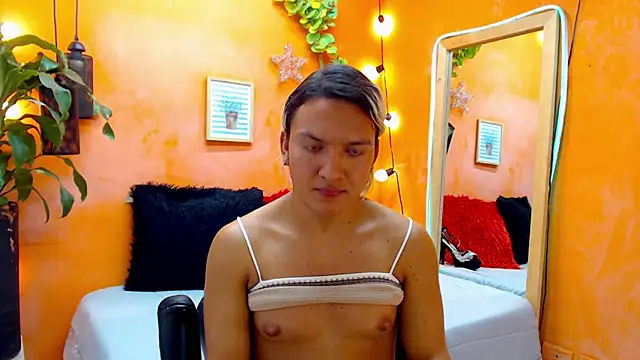 Snapshot of aslyhernandez_7 chatting on 01/03/25, 08:54 aslyhernandez 7 online show from 01/03/25, 08:54