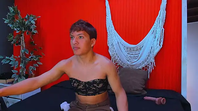 aslyhernandez 7 online show from 04/15/26, 10:00