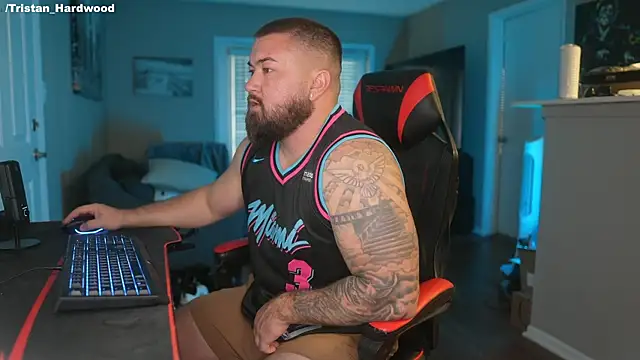 Snapshot of B_The_Creator_X chatting on 03/09/25, 10:41 B The Creator X online show from 03/09/25, 10:41