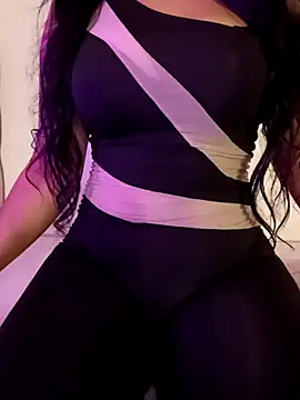 Snapshot of Almas_Queen chatting on 10/08/25, 09:01 Almas Queen online show from 10/08/25, 09:01