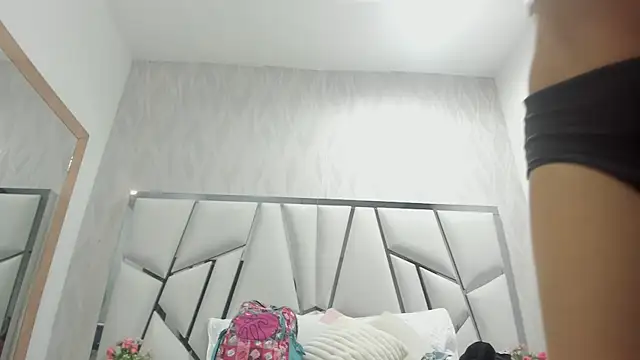 Victoriaa millers online show from 10/25/25, 07:08