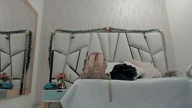 Victoriaa millers online show from 11/22/25, 07:13